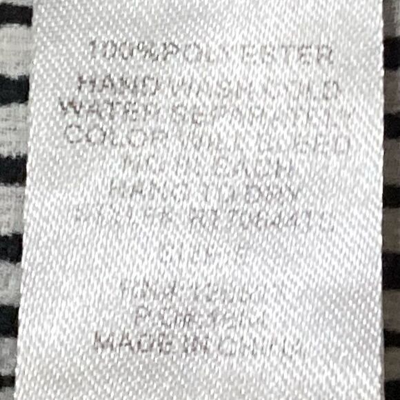 Zebra print black and white 3/4 sleeve Blouse - Picture 5 of 5